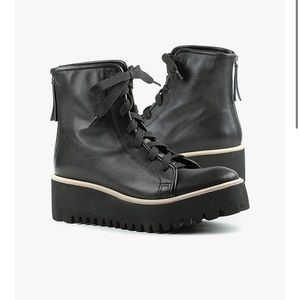 SOLD👋🏽ALL BLACK | Flatform Camper 3T